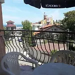 Къща за гости Housedenz Черноморец