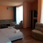 Housedenz Къща за гости