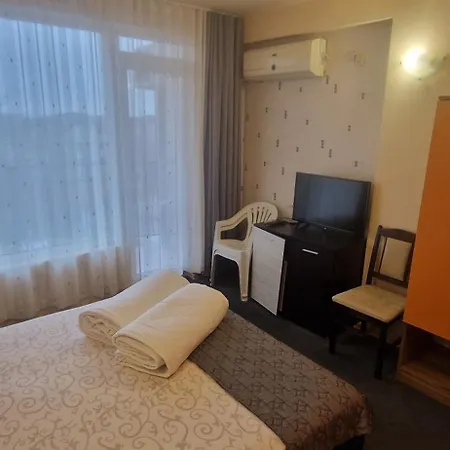 Housedenz ゲストハウス