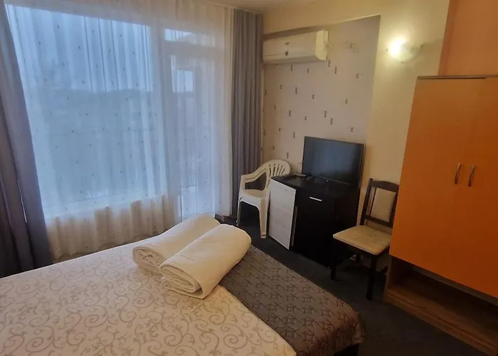 Housedenz Guest house