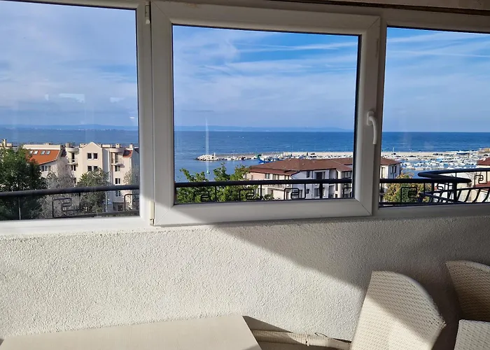 Housedenz Guest house 3*