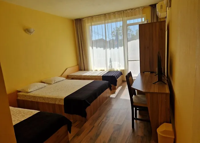 Housedenz Guest house