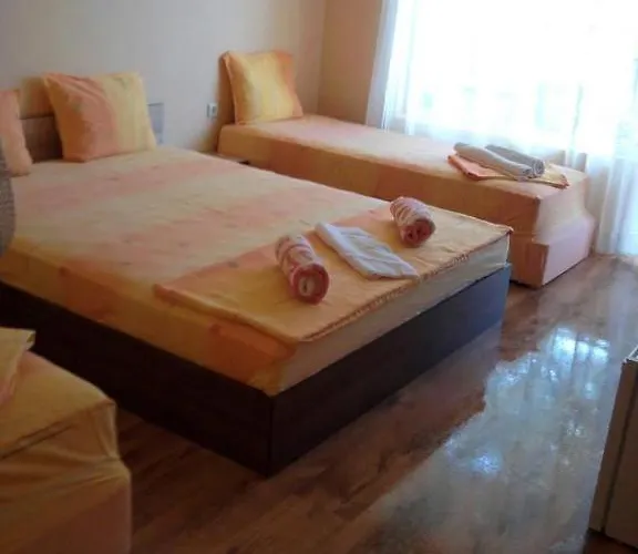 Guest house Housedenz