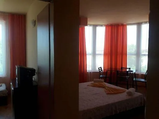 Housedenz Guest house