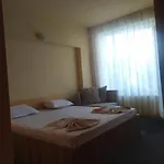 Housedenz Πανσιόν 3*