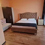 Housedenz Πανσιόν