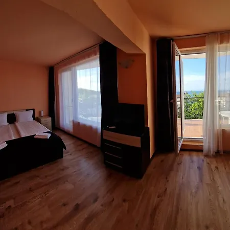 Pensiune Housedenz Cernomoreț