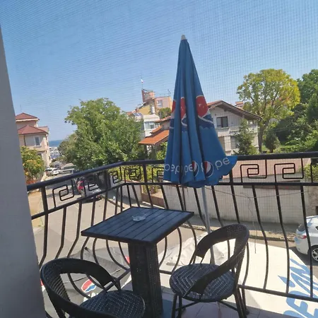 Housedenz 3* Cernomoreț