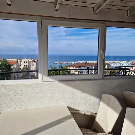 Housedenz Pensjonat 3*