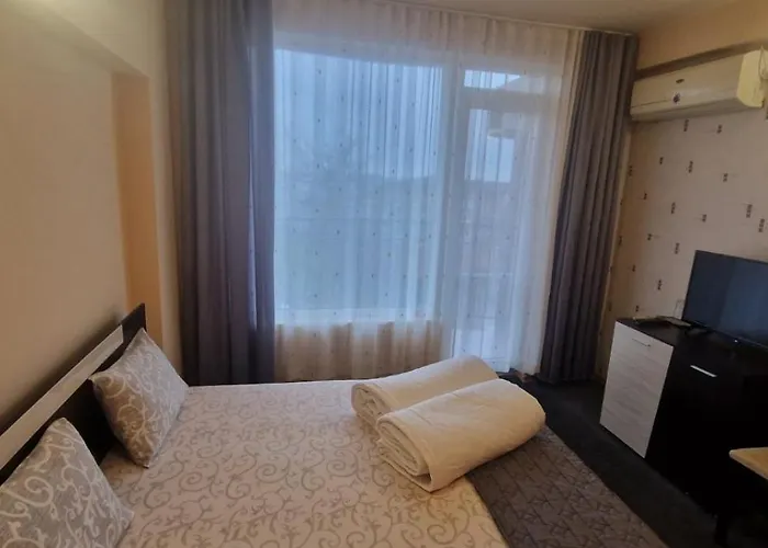 Housedenz 3* צ'רנומורץ