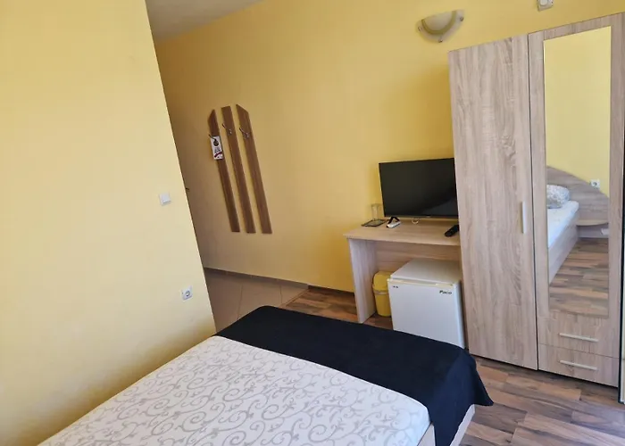 Housedenz 招待所 3*