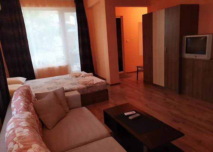 Housedenz בית הארחה צ'רנומורץ