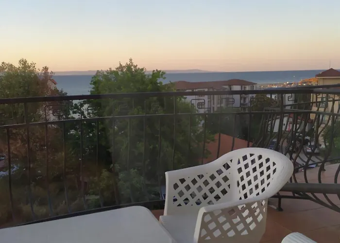 Housedenz 3* 切尔诺莫雷茨