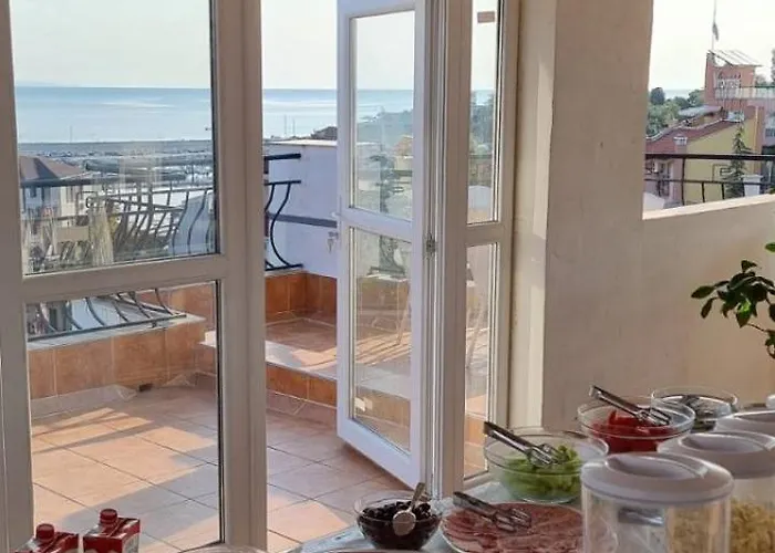 בית הארחה Housedenz