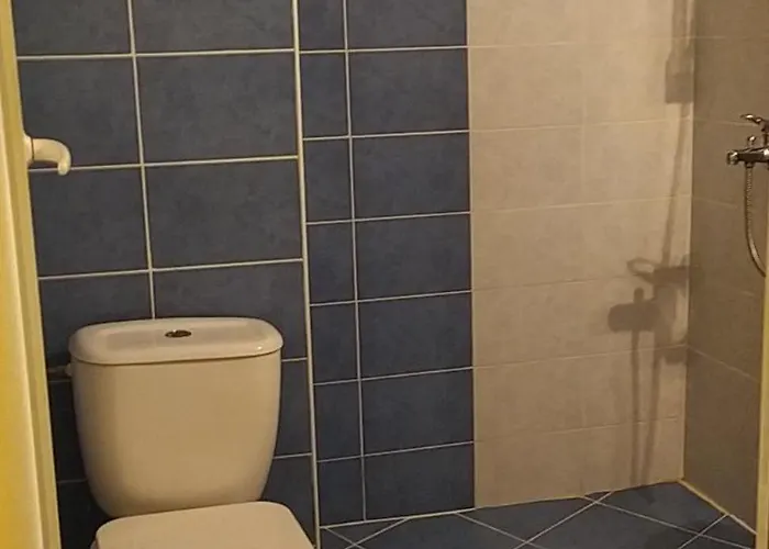 招待所 Housedenz 3*