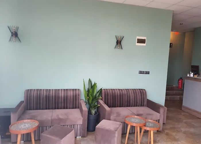 Housedenz 招待所 切尔诺莫雷茨