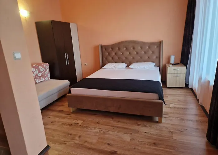 Housedenz בית הארחה