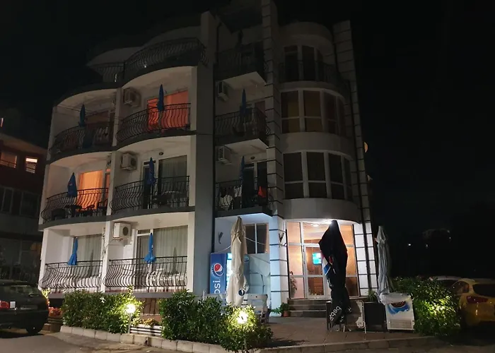 招待所 Housedenz 切尔诺莫雷茨